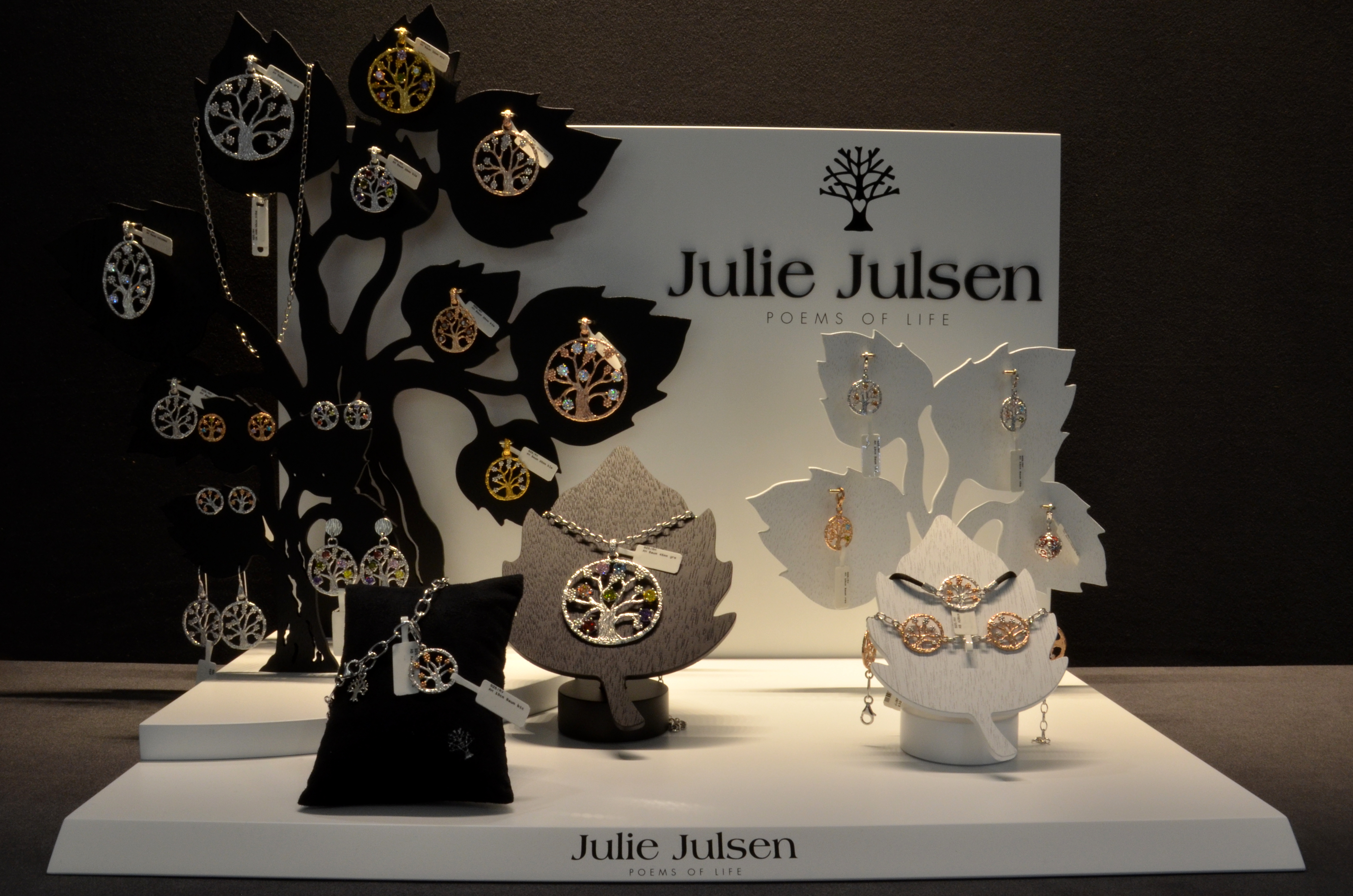 Kollektion der Marke Julie Julsen